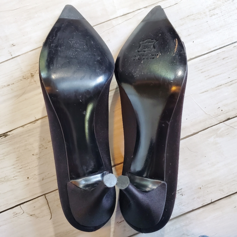 Stuart weitzman black satin high heel stiletto w‎ rhinestones size 8.5 poiny Toe - Picture 7 of 8